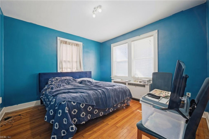Photo 15 of 44 residential for sale in Hampton virginia