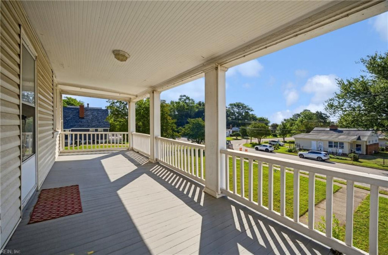 Photo 16 of 44 residential for sale in Hampton virginia