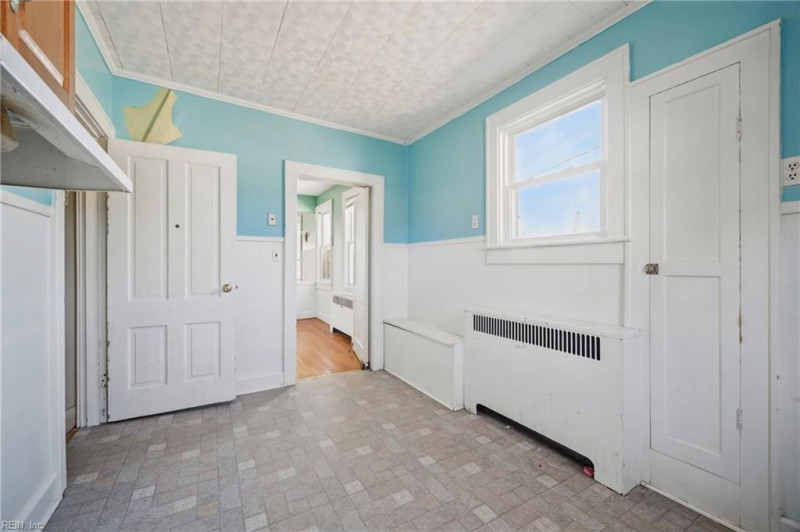 Photo 18 of 44 residential for sale in Hampton virginia