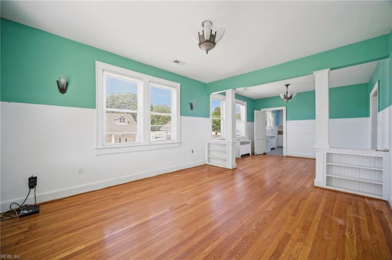 Photo 22 of 44 residential for sale in Hampton virginia