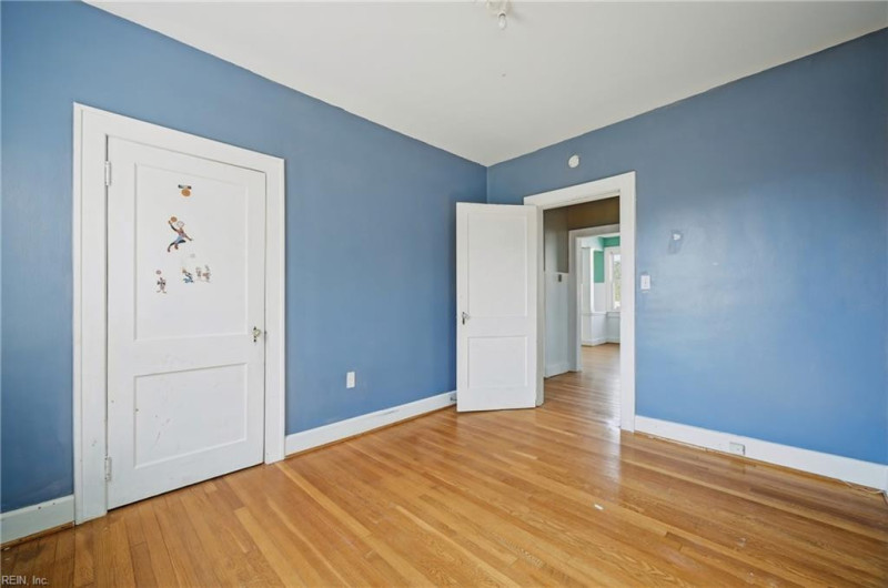 Photo 27 of 44 residential for sale in Hampton virginia