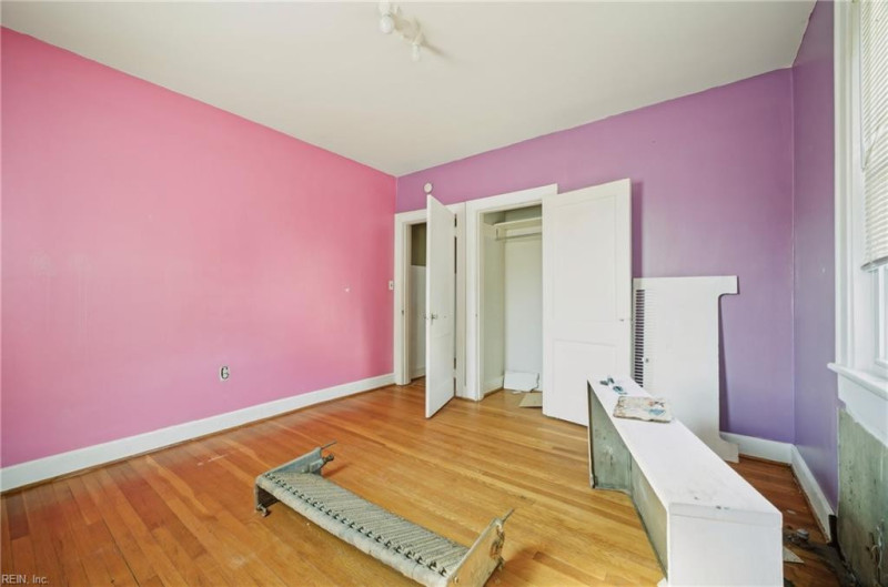 Photo 28 of 44 residential for sale in Hampton virginia