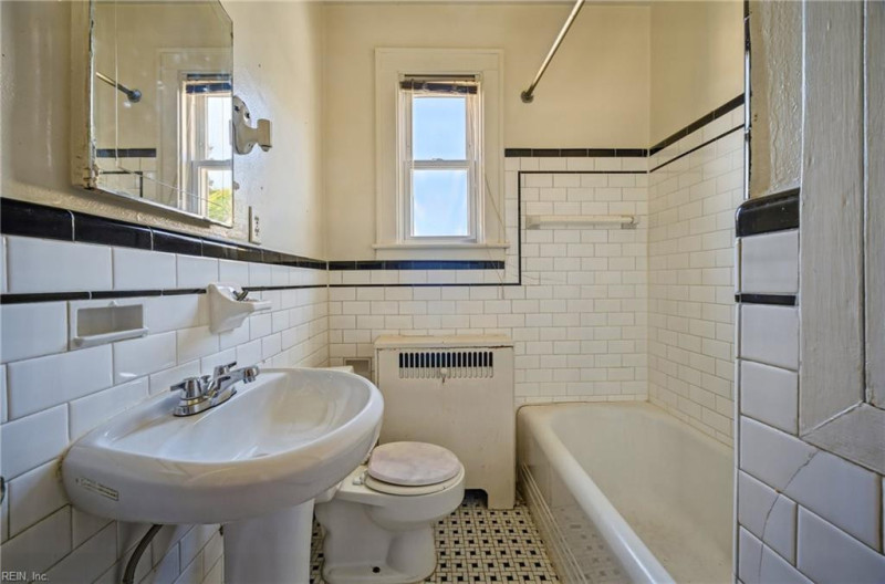 Photo 29 of 44 residential for sale in Hampton virginia