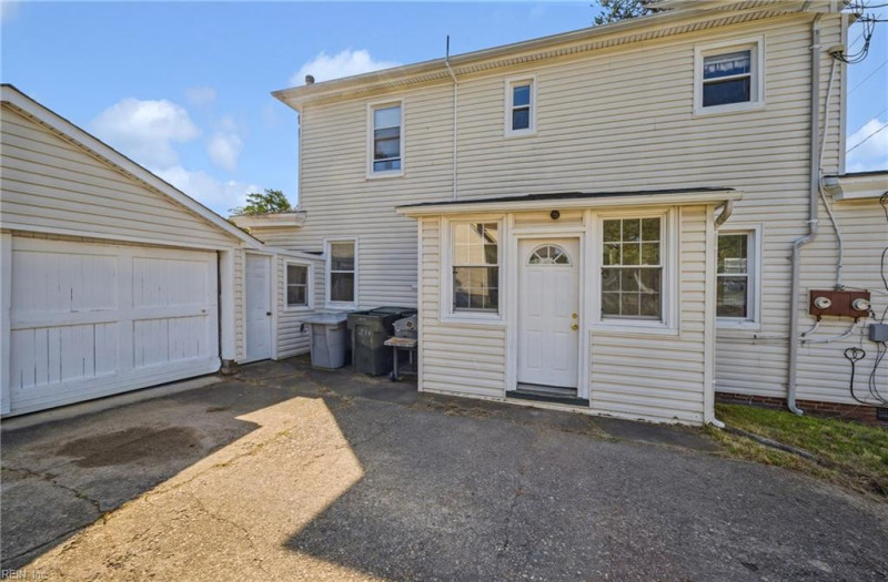 Photo 31 of 44 residential for sale in Hampton virginia