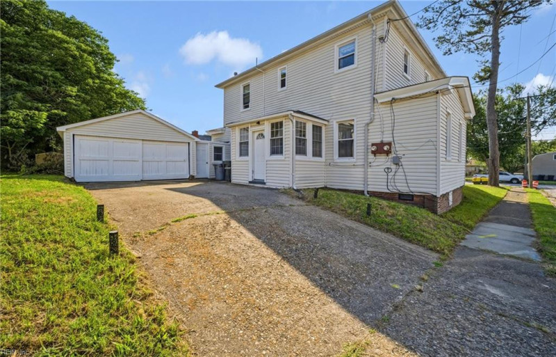 Photo 32 of 44 residential for sale in Hampton virginia