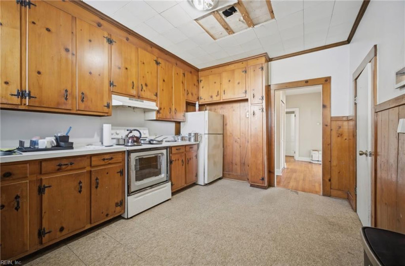 Photo 7 of 44 residential for sale in Hampton virginia
