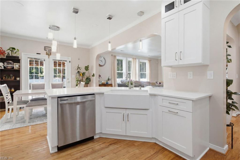 Photo 13 of 48 residential for sale in Virginia Beach virginia
