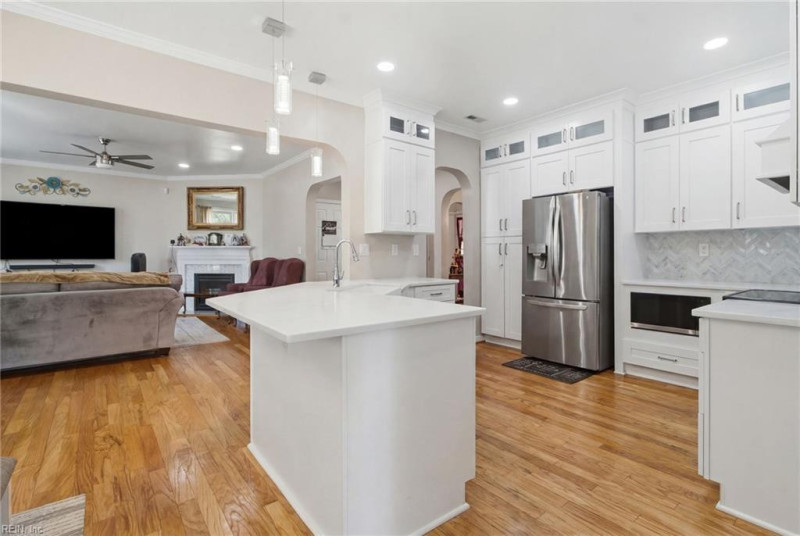 Photo 14 of 48 residential for sale in Virginia Beach virginia