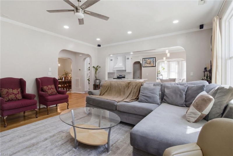 Photo 18 of 48 residential for sale in Virginia Beach virginia