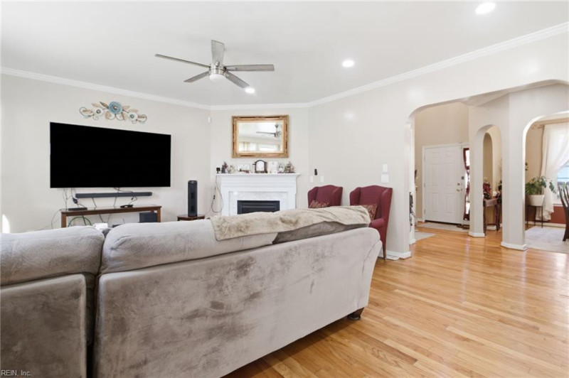 Photo 19 of 48 residential for sale in Virginia Beach virginia