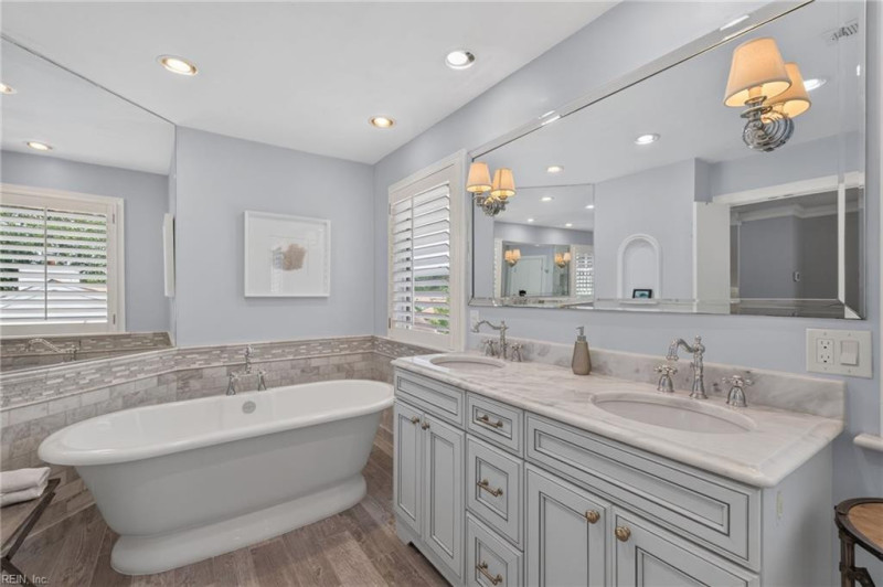 Photo 12 of 41 residential for sale in Virginia Beach virginia