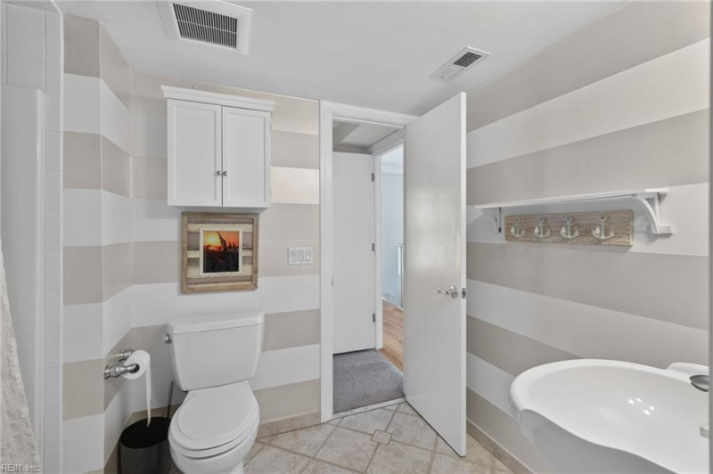 Photo 23 of 41 residential for sale in Virginia Beach virginia