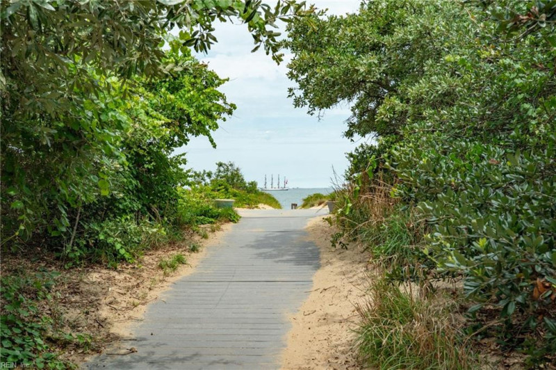 Photo 3 of 41 residential for sale in Virginia Beach virginia
