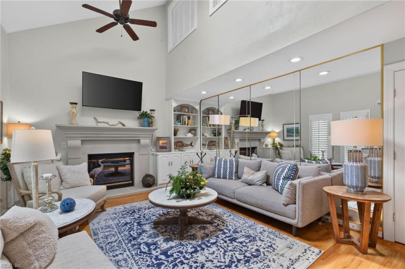 Photo 4 of 41 residential for sale in Virginia Beach virginia
