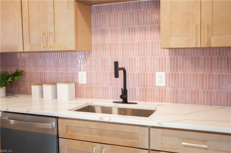 Photo 11 of 37 residential for sale in Hampton virginia