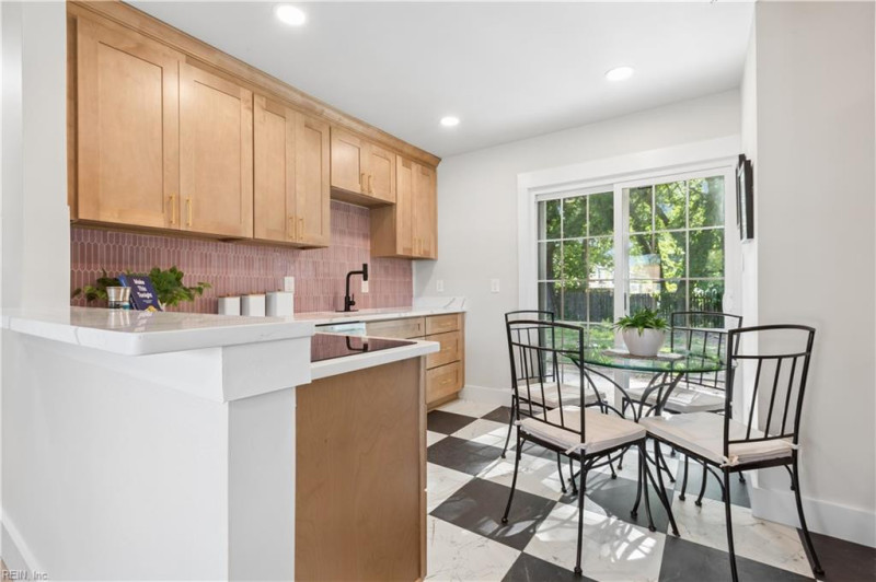Photo 5 of 37 residential for sale in Hampton virginia