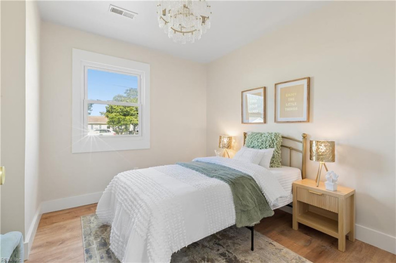 Photo 7 of 37 residential for sale in Hampton virginia