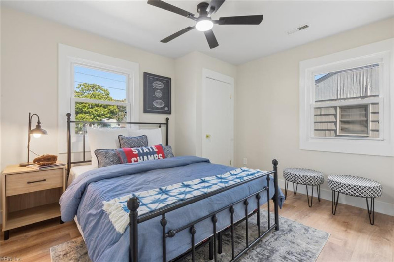 Photo 8 of 37 residential for sale in Hampton virginia