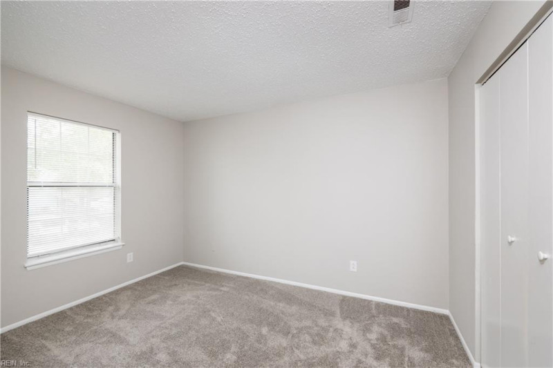 Photo 14 of 19 residential for sale in Virginia Beach virginia