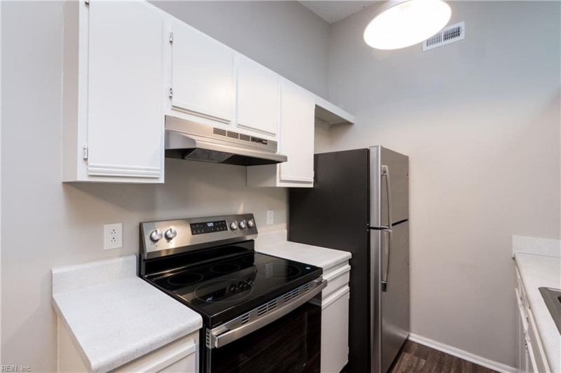 Photo 8 of 19 residential for sale in Virginia Beach virginia