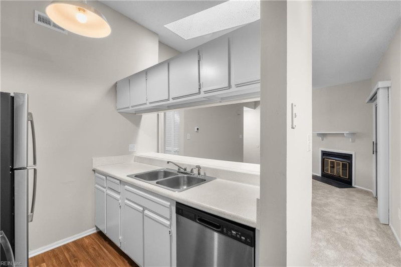 Photo 9 of 19 residential for sale in Virginia Beach virginia