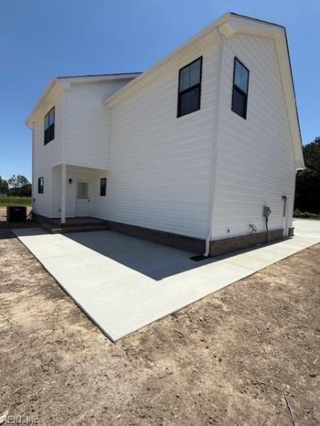 Photo 3 of 8 residential for sale in Suffolk virginia