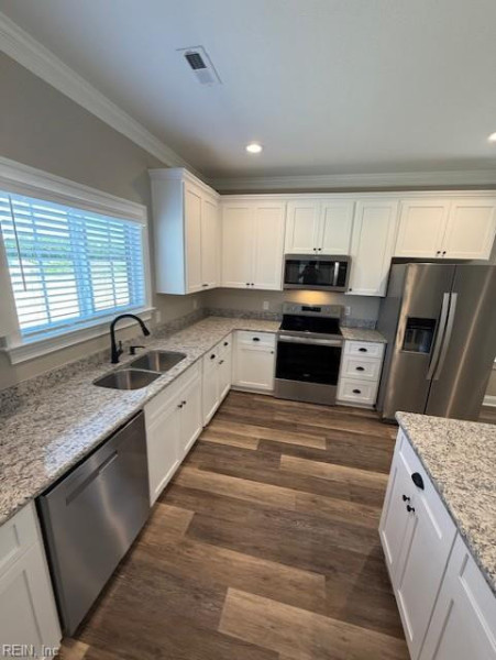 Photo 6 of 8 residential for sale in Suffolk virginia
