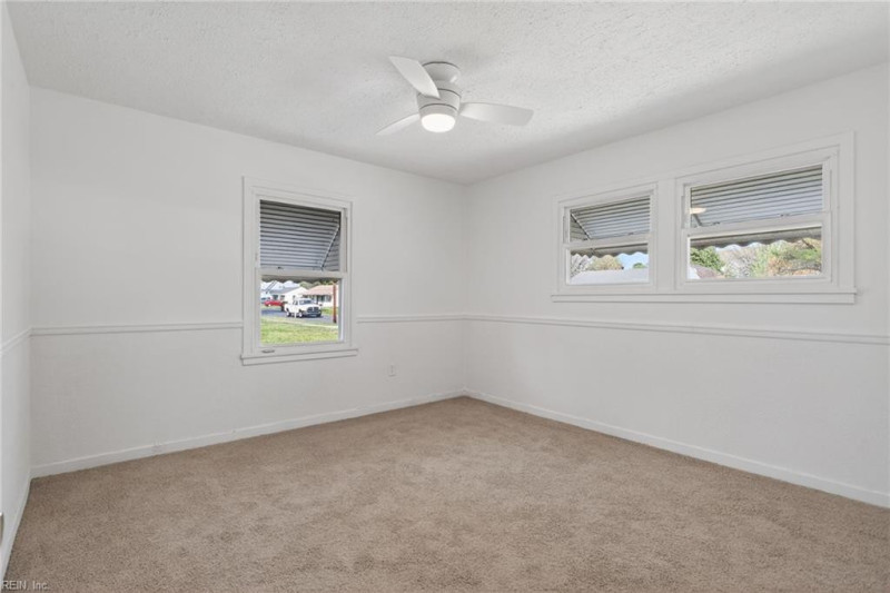 Photo 12 of 25 residential for sale in Chesapeake virginia