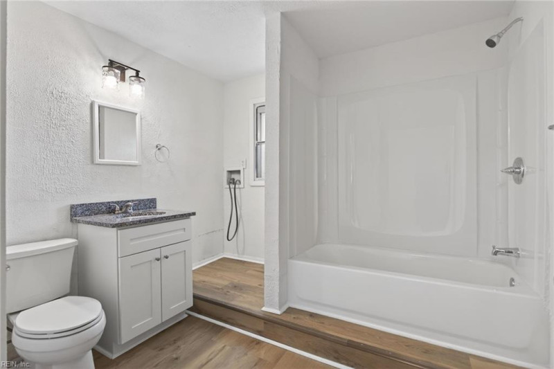 Photo 5 of 25 residential for sale in Chesapeake virginia