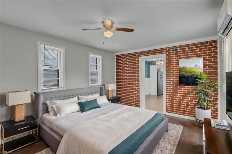 Photo 11 of 39 residential for sale in Portsmouth virginia