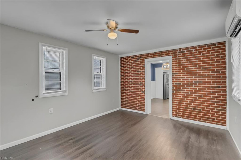 Photo 12 of 39 residential for sale in Portsmouth virginia