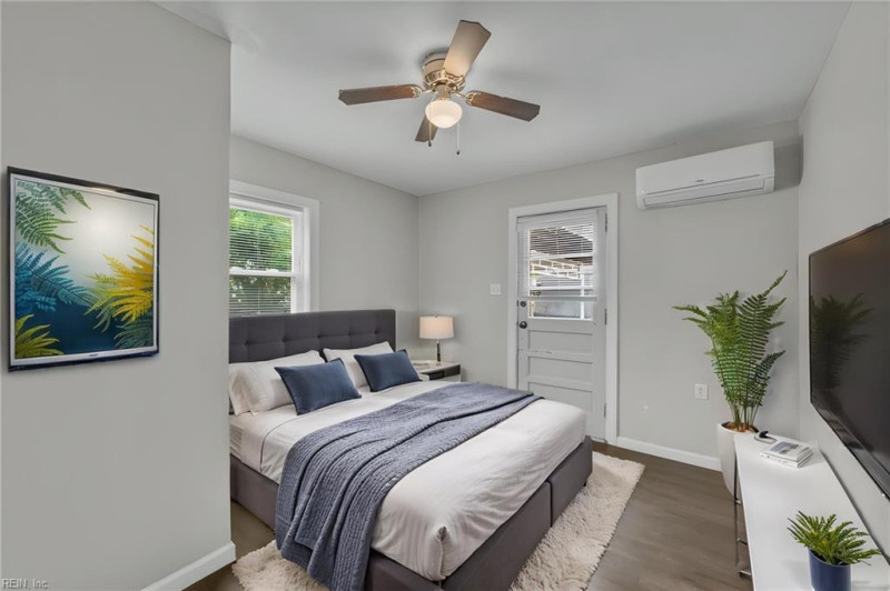 Photo 17 of 39 residential for sale in Portsmouth virginia
