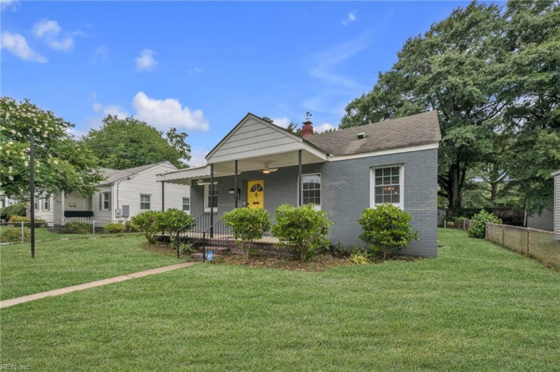 Photo 2 of 39 residential for sale in Portsmouth virginia