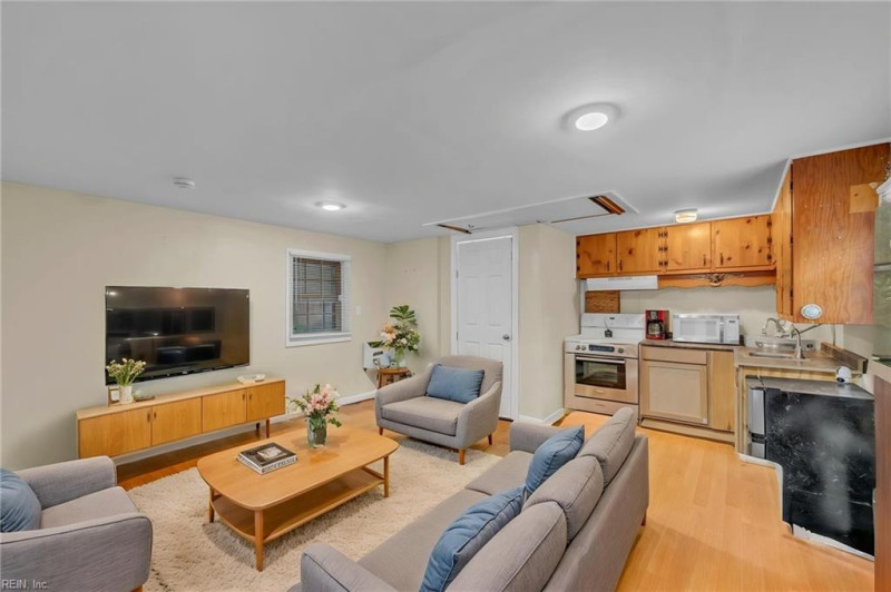 Photo 25 of 39 residential for sale in Portsmouth virginia