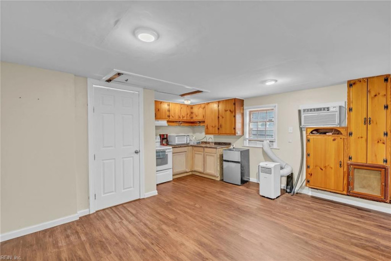 Photo 26 of 39 residential for sale in Portsmouth virginia