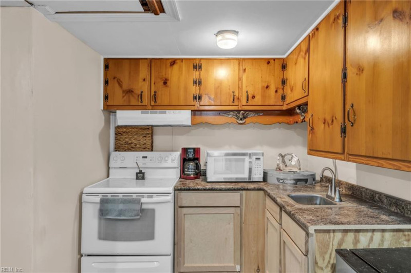 Photo 29 of 39 residential for sale in Portsmouth virginia