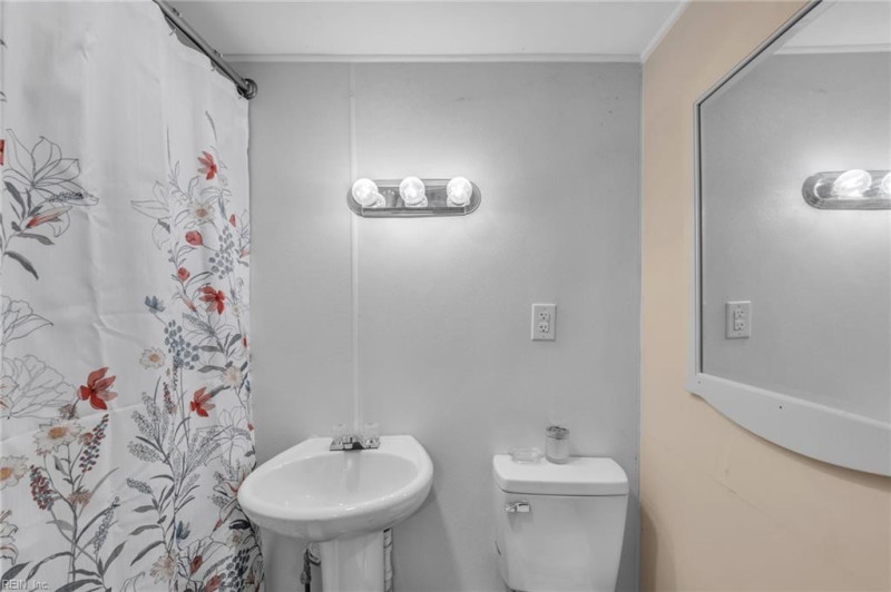 Photo 30 of 39 residential for sale in Portsmouth virginia