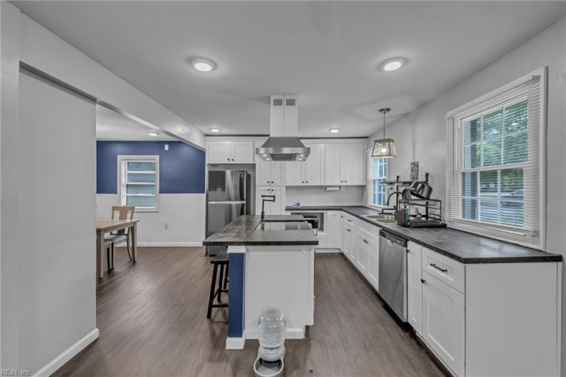 Photo 6 of 39 residential for sale in Portsmouth virginia