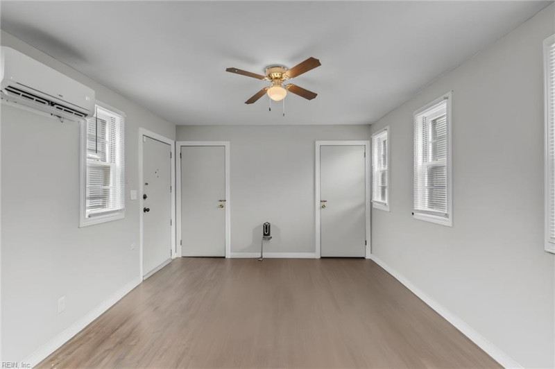 Photo 8 of 39 residential for sale in Portsmouth virginia