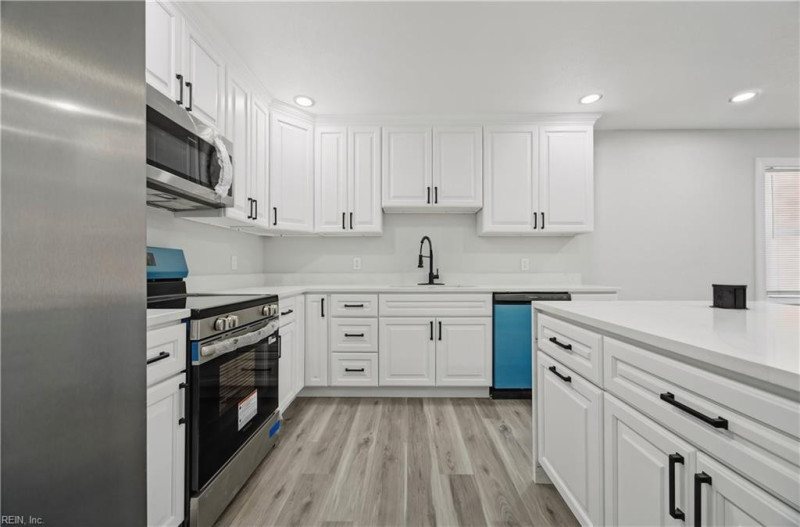 Photo 10 of 32 residential for sale in Norfolk virginia