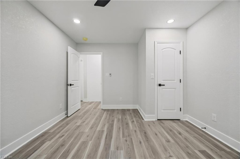 Photo 11 of 32 residential for sale in Norfolk virginia