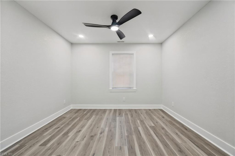 Photo 12 of 32 residential for sale in Norfolk virginia
