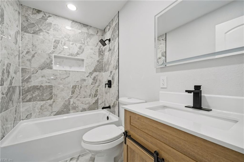 Photo 17 of 32 residential for sale in Norfolk virginia
