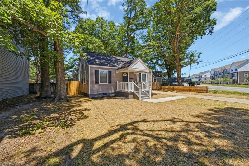 Photo 2 of 32 residential for sale in Norfolk virginia