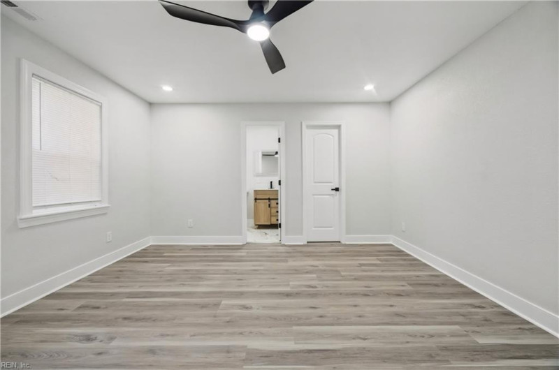 Photo 26 of 32 residential for sale in Norfolk virginia