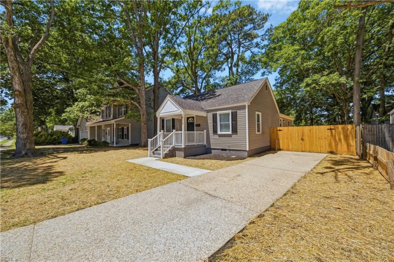 Photo 3 of 32 residential for sale in Norfolk virginia