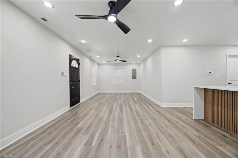 Photo 4 of 32 residential for sale in Norfolk virginia