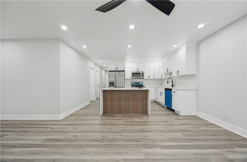 Photo 6 of 32 residential for sale in Norfolk virginia