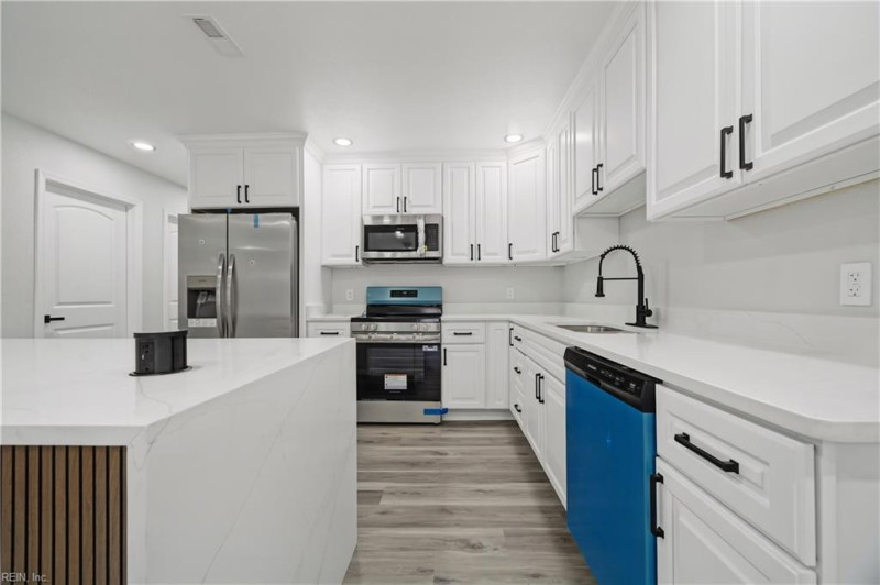 Photo 9 of 32 residential for sale in Norfolk virginia