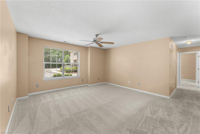 Photo 5 of 26 residential for sale in Chesapeake virginia